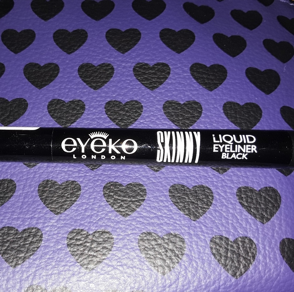 Liquid eyeliner